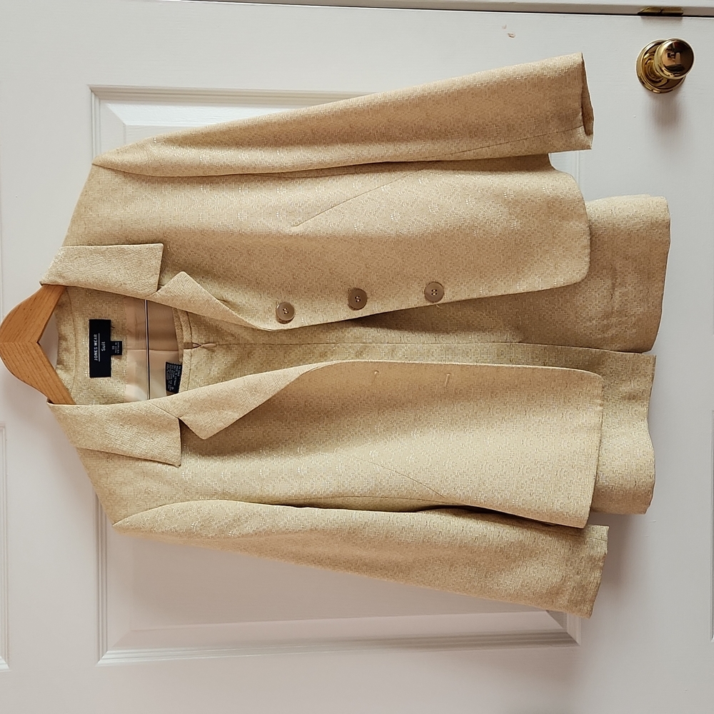 Cream Jones Wear Suit
